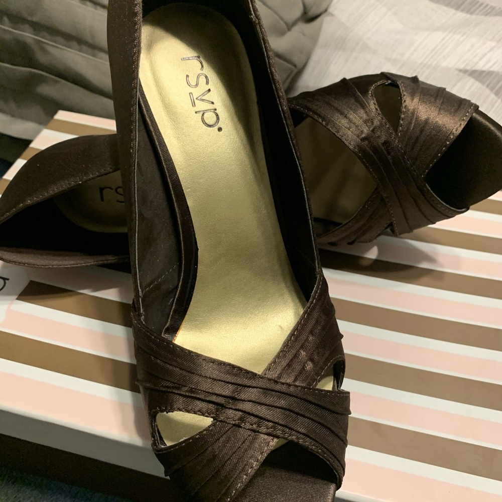 Shoes - Picture 2 of 4